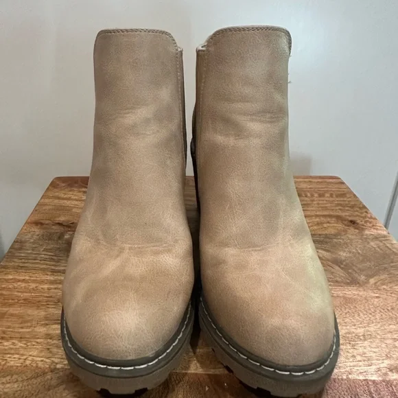 Corkys Footwear Women's Black Pecan Pie Bootie Sz 8 Ivory - Picture 3 of 10